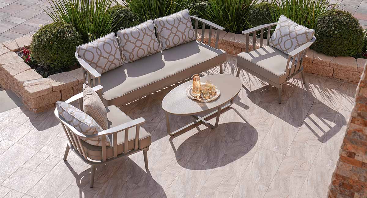 Tips to choose best outdoor tiles